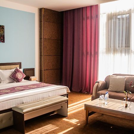 דושאנבה Hotel Shumon מראה חיצוני תמונה