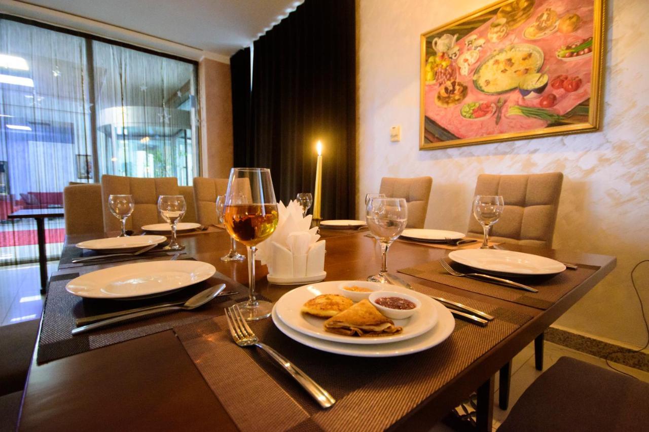 דושאנבה Hotel Shumon מראה חיצוני תמונה